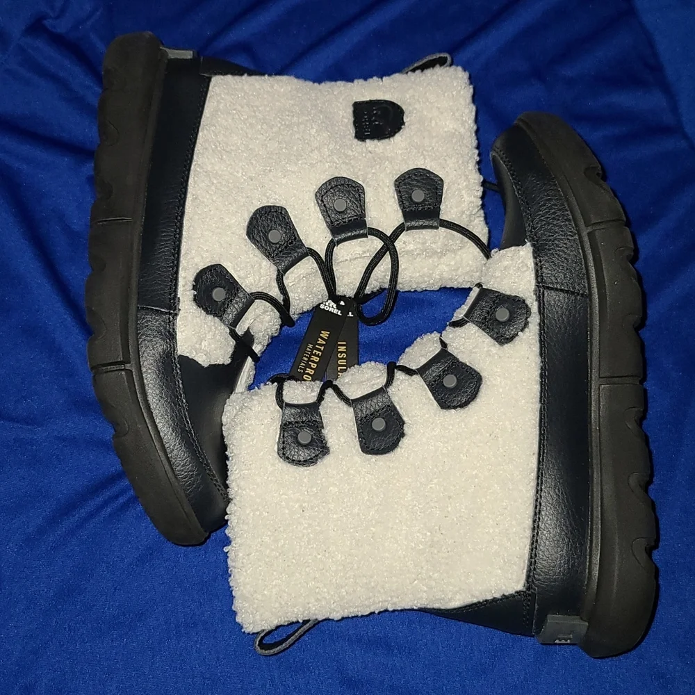 Sorel Boots - Picture 3 of 17